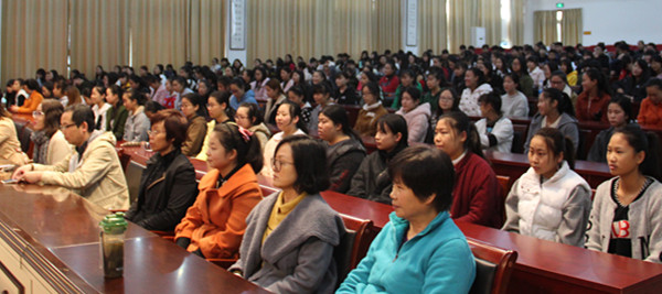 学习传统文化  强壮精神脊梁    我校举行三门峡传统文化专题讲座