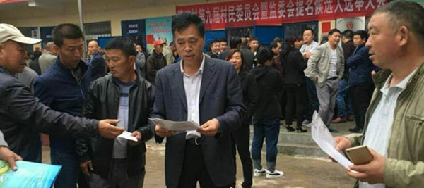 帮扶干部进村入户     当好扶贫政策宣传员       湖滨区中等职业教育学校    举办职业教育“宣传周”活动
